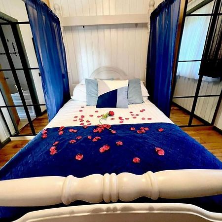Holly Lodge 12 Hot Tub Йорк Екстериор снимка