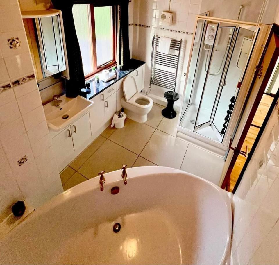 Holly Lodge 12 Hot Tub Йорк Екстериор снимка